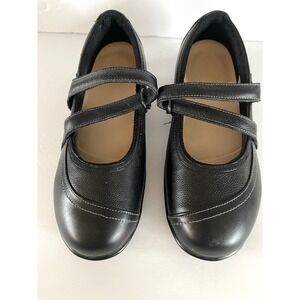 Orthofeet black leather mary jane size 9 wide with y-strap crisscross